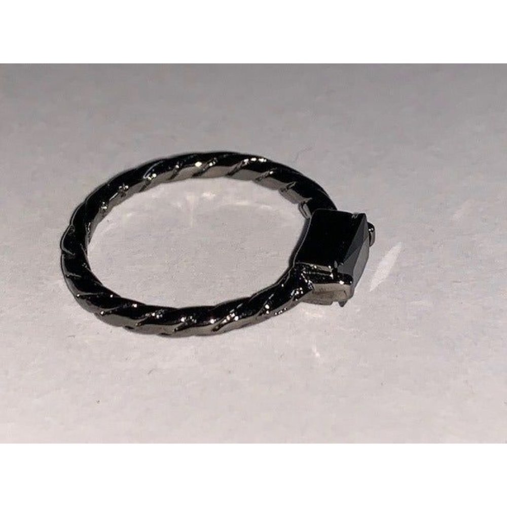 Beautiful ring Silver tone ring size 5 - Picture 5 of 5